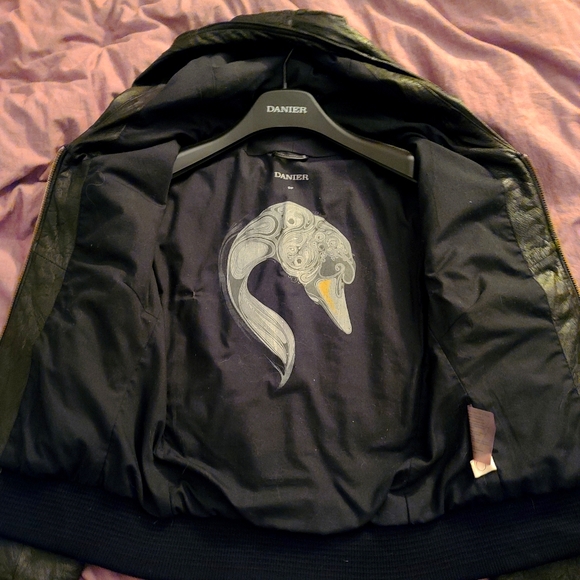 Danier Leather Jacket size Small - Picture 3 of 3